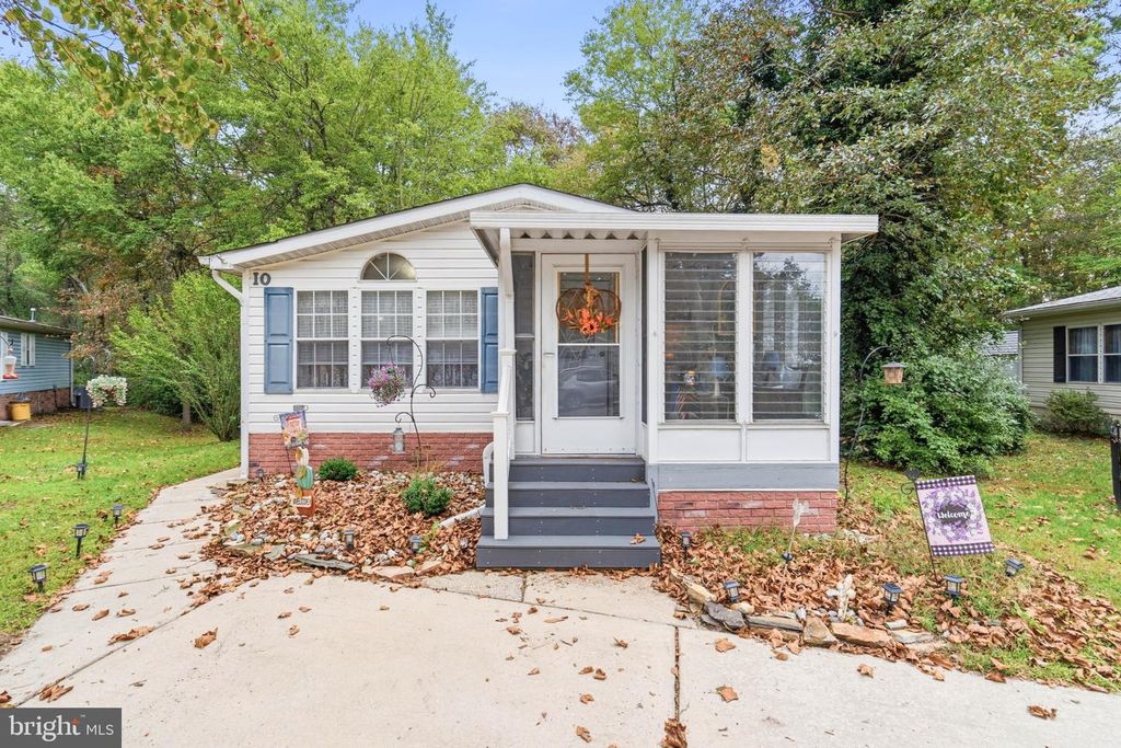 10 HAZELTOP DRIVE, SICKLERVILLE, NJ 08081 — exterior