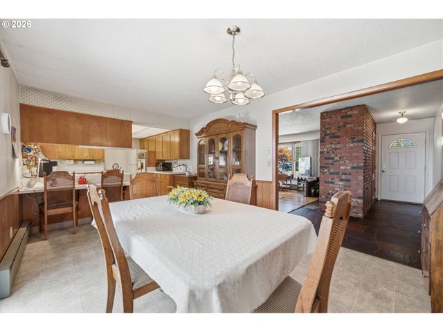 6885 Se MOLT St, Milwaukie, OR 97267