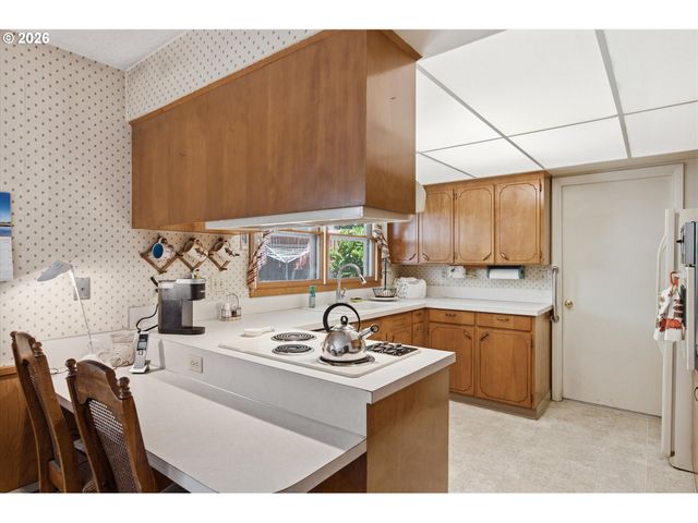 6885 Se MOLT St, Milwaukie, OR 97267