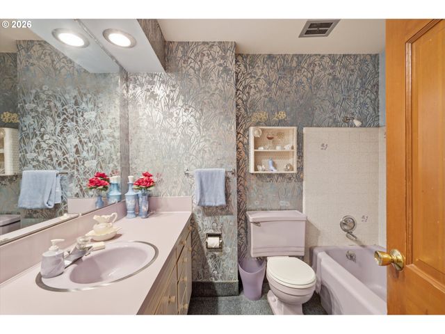 6885 Se MOLT St, Milwaukie, OR 97267