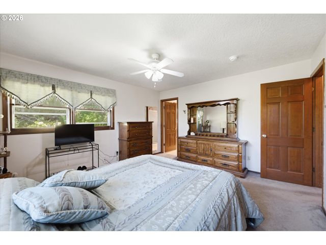6885 Se MOLT St, Milwaukie, OR 97267