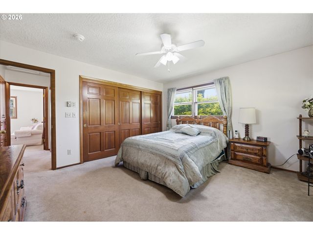 6885 Se MOLT St, Milwaukie, OR 97267
