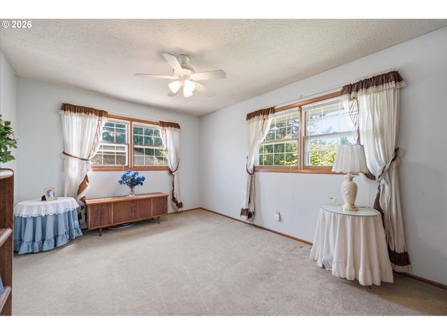 6885 Se MOLT St, Milwaukie, OR 97267