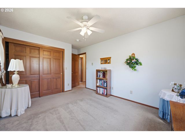 6885 Se MOLT St, Milwaukie, OR 97267