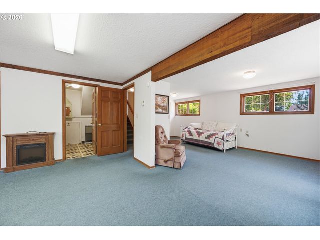 6885 Se MOLT St, Milwaukie, OR 97267