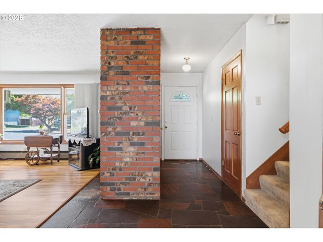 6885 Se MOLT St, Milwaukie, OR 97267