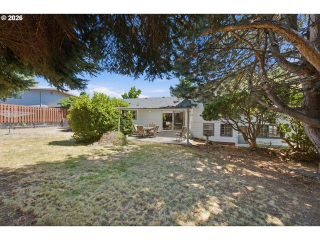 6885 Se MOLT St, Milwaukie, OR 97267