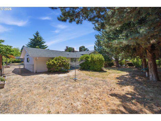 6885 Se MOLT St, Milwaukie, OR 97267