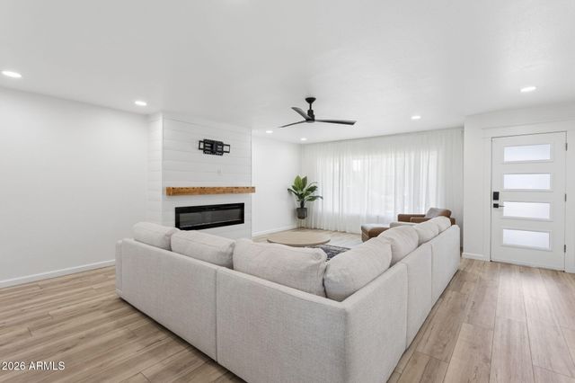 8208 E KEIM Drive, Scottsdale, AZ 85250