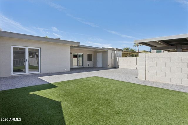 8208 E KEIM Drive, Scottsdale, AZ 85250