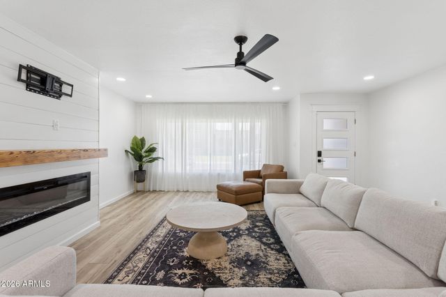 8208 E KEIM Drive, Scottsdale, AZ 85250