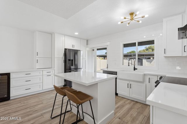 8208 E KEIM Drive, Scottsdale, AZ 85250