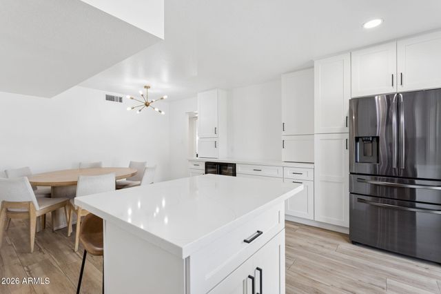 8208 E KEIM Drive, Scottsdale, AZ 85250