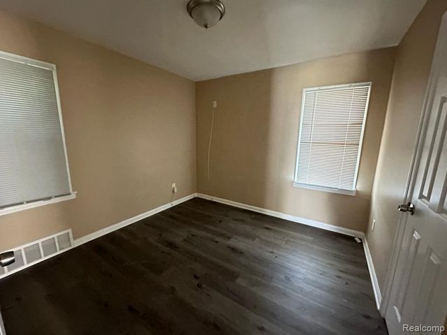 14248 Stansbury Street, Detroit, MI 48227