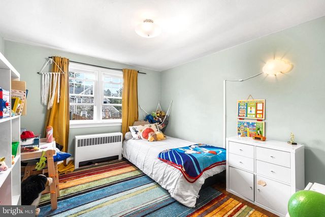 1123 OLD LANCASTER RD, Berwyn, PA 19312