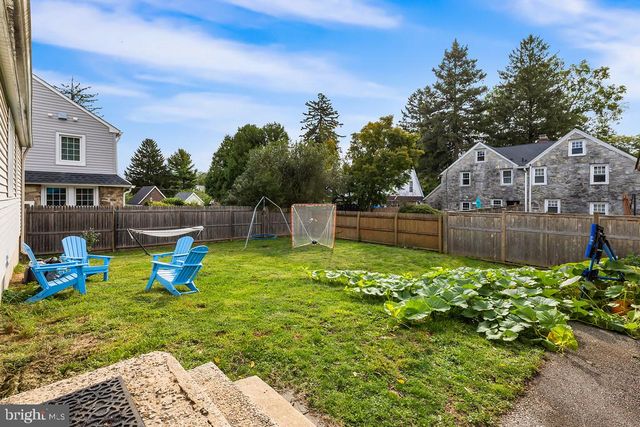 1123 OLD LANCASTER RD, Berwyn, PA 19312