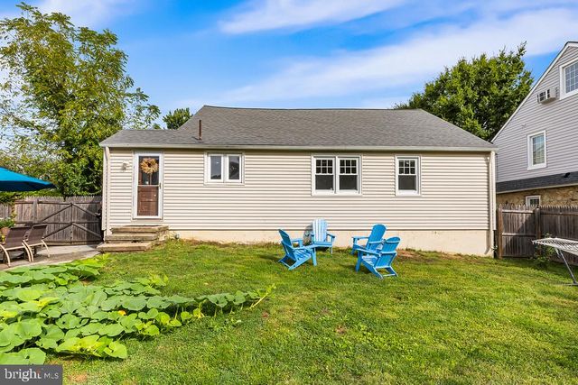 1123 OLD LANCASTER RD, Berwyn, PA 19312