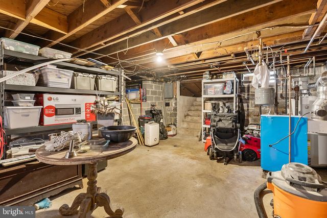1123 OLD LANCASTER RD, Berwyn, PA 19312