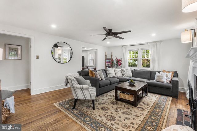 1123 OLD LANCASTER RD, Berwyn, PA 19312