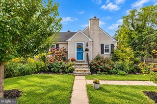 1123 OLD LANCASTER RD, Berwyn, PA 19312