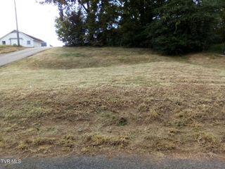 000 Hemlock Drive, Bristol, VA 24201