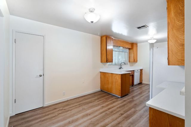 3338 Deodar St, Carmichael, CA 95608