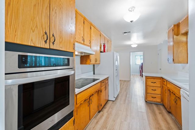 3338 Deodar St, Carmichael, CA 95608