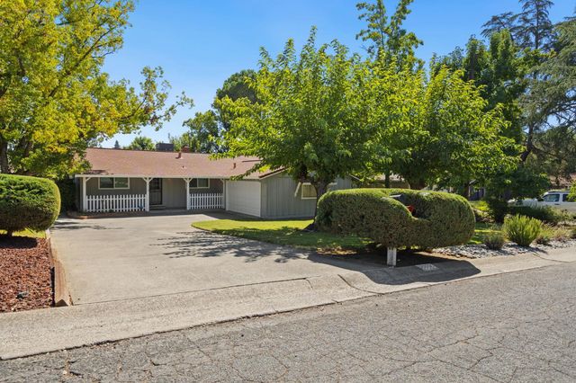 3338 Deodar St, Carmichael, CA 95608