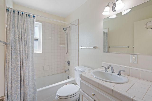 3338 Deodar St, Carmichael, CA 95608