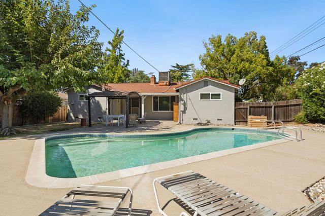 3338 Deodar St, Carmichael, CA 95608