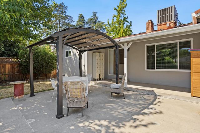 3338 Deodar St, Carmichael, CA 95608