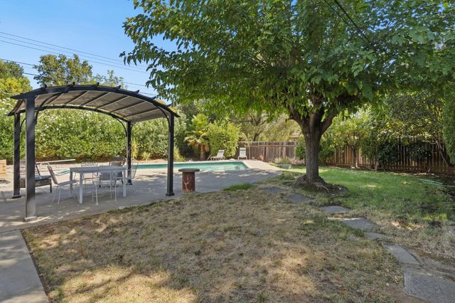 3338 Deodar St, Carmichael, CA 95608