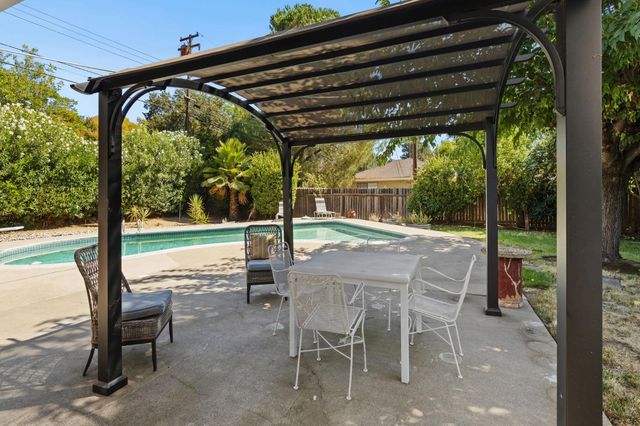 3338 Deodar St, Carmichael, CA 95608