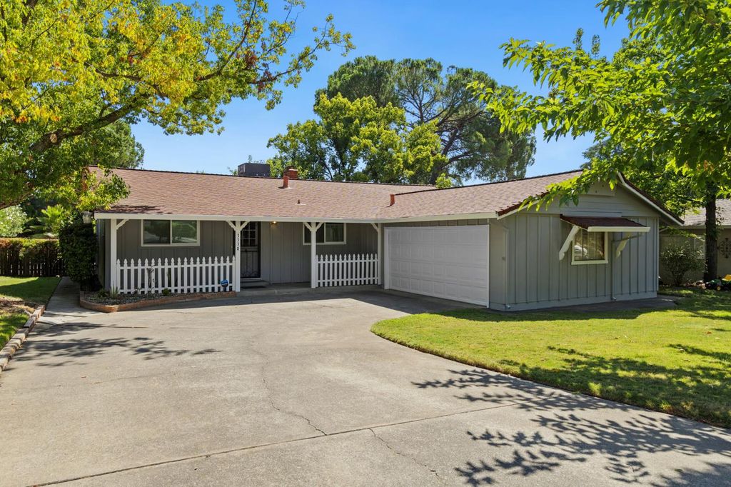 3338 Deodar St, Carmichael, CA 95608