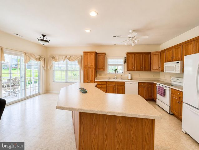 2757 TERRWOOD DR E, Macungie, PA 18062