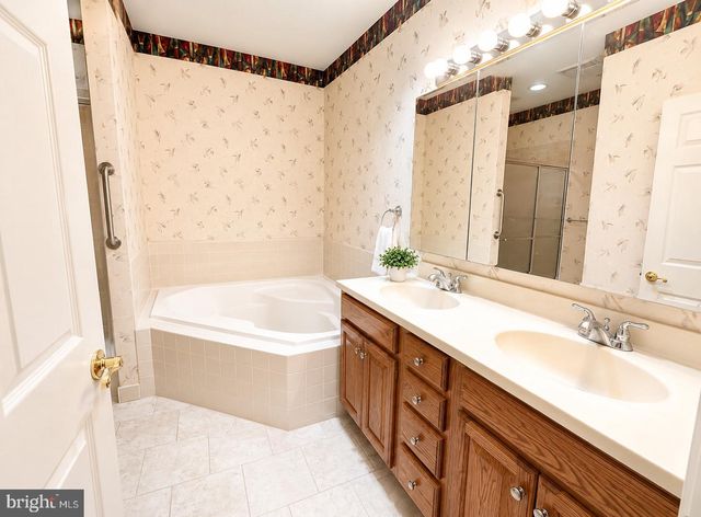 2757 TERRWOOD DR E, Macungie, PA 18062