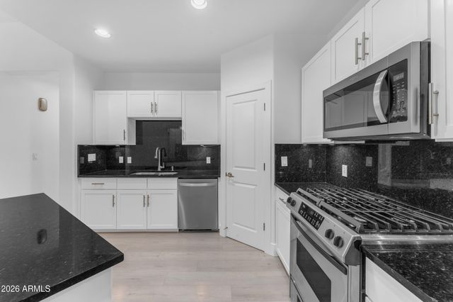 945 E PLAYA DEL NORTE Drive 1019, Tempe, AZ 85288