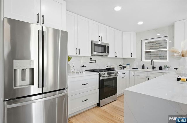 257 7th Street, Newark, NJ 07103