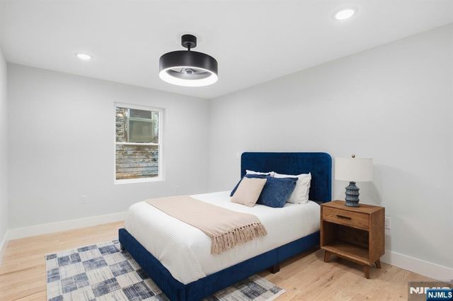 257 7th Street, Newark, NJ 07103