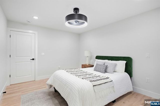 257 7th Street, Newark, NJ 07103