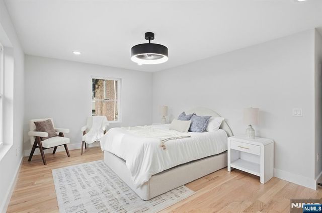 257 7th Street, Newark, NJ 07103