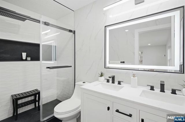 257 7th Street, Newark, NJ 07103