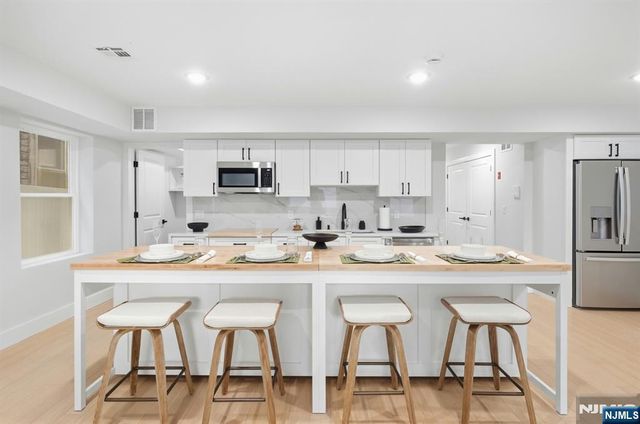 257 7th Street, Newark, NJ 07103