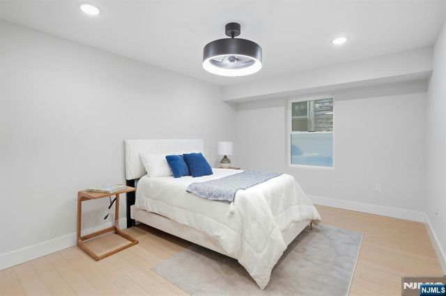 257 7th Street, Newark, NJ 07103