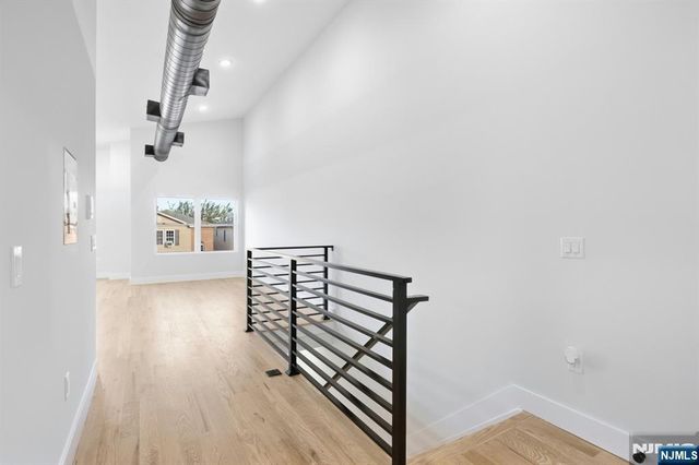 257 7th Street, Newark, NJ 07103