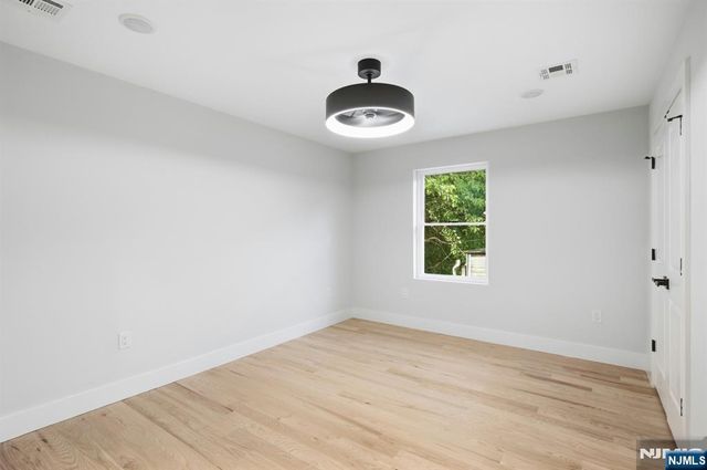 257 7th Street, Newark, NJ 07103