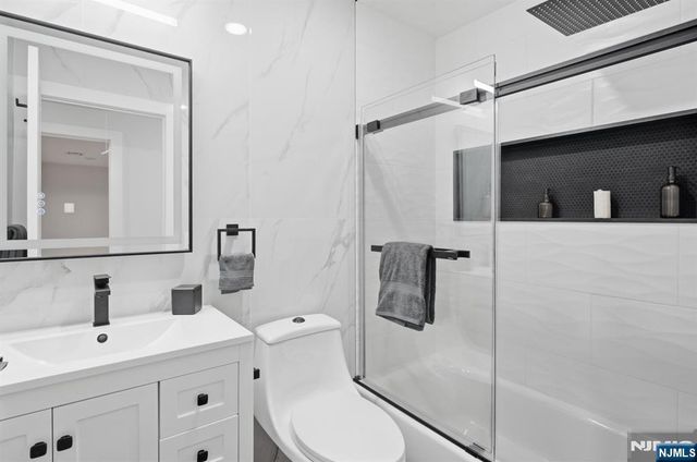 257 7th Street, Newark, NJ 07103
