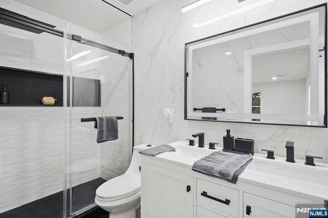 257 7th Street, Newark, NJ 07103