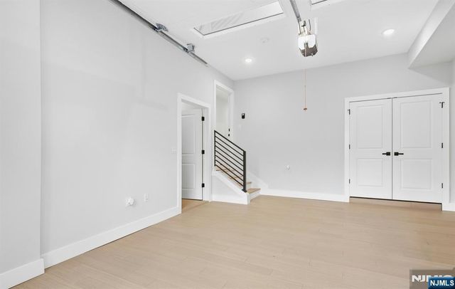 257 7th Street, Newark, NJ 07103