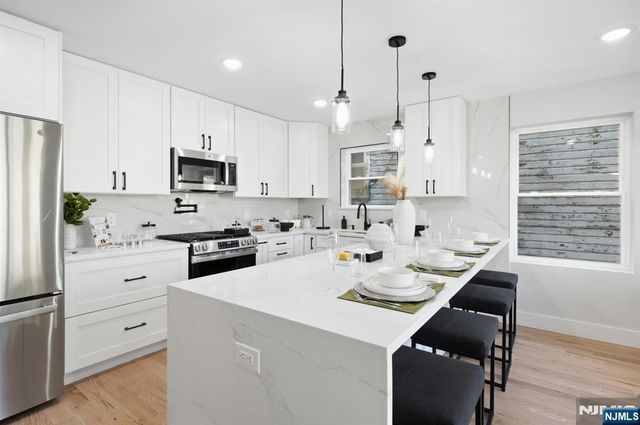 257 7th Street, Newark, NJ 07103